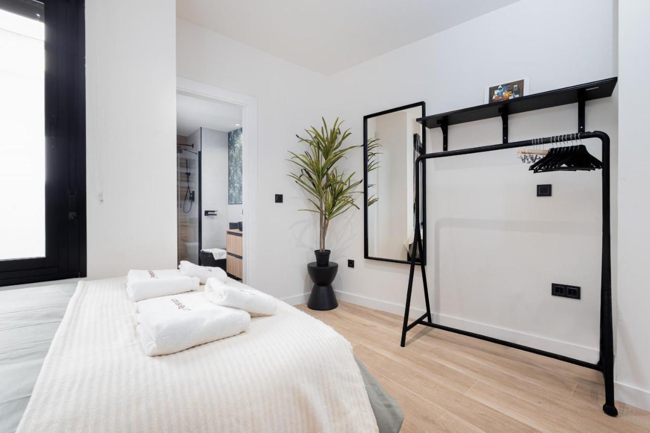 C56 - Studio With Amazing Terrace In The Centre Malaga Luaran gambar